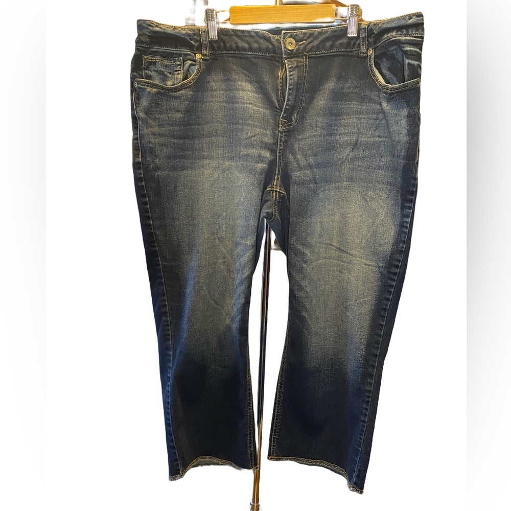 Maurices cropped jeans, size 18